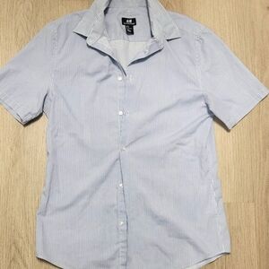H&M Men's Light Blue Thin-Stripe Short Sleeve Button-Down Shirt Size M